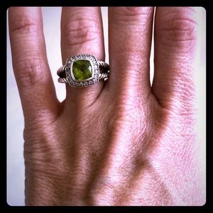 David Yurman Petite Albion Ring in Perodot. Sz 6